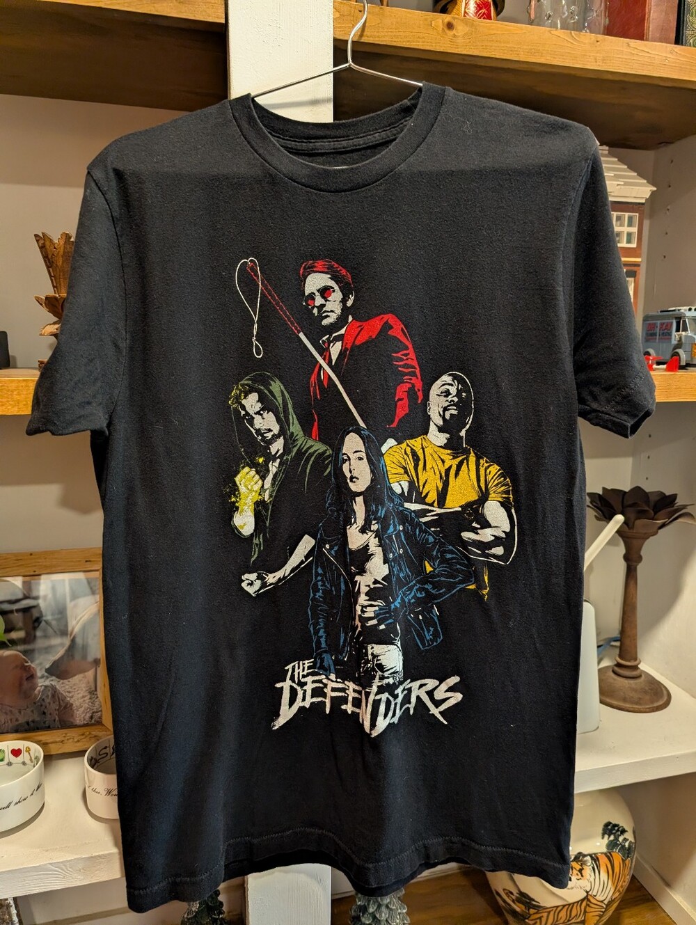 Netflix Marvel Daredevil Defenders Black Graphic T-shirt Size Medium